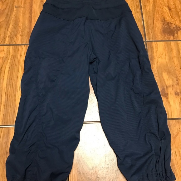 Lululemon Studio Crop - Picture 9 of 13